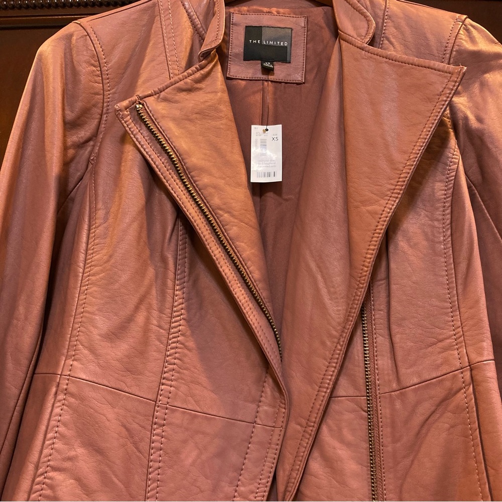😃Host Pick 🎉 NWT The Limited Faux Leather Mauve Moto Jacket, Size XS - Picture 3 of 11